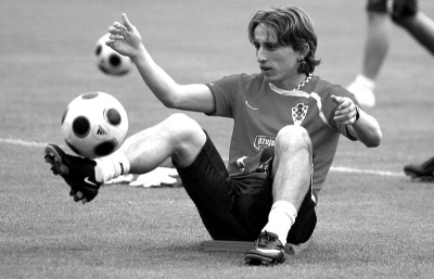 亚冠二级联赛：C罗首秀献助攻