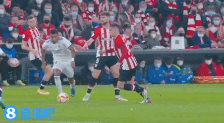 末节被弃用！周琦高效砍两双，杀伤力十足无奈罚球一般