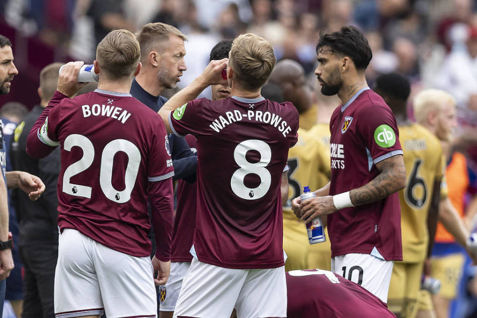 李霄鹏：近两场比赛运气站在我们这边，最重要的还是态度严肃